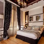 The At The Spanish Steps Πανσιόν 4*