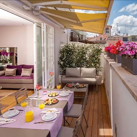 בית הארחה The At The Spanish Steps 4*
