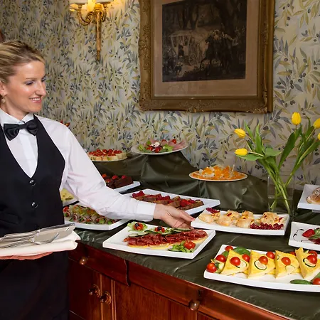 Penzion The At The Spanish Steps 3*